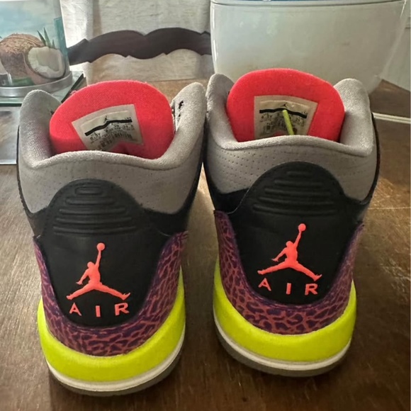 Jordan retro 3s Y6.5 “black atomic red” - Picture 8 of 10
